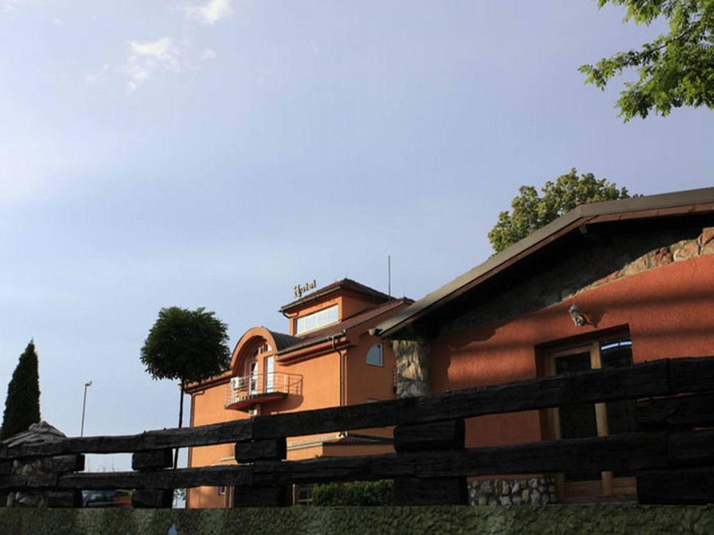 Pasha Garni Hotel 락타치 외부 사진